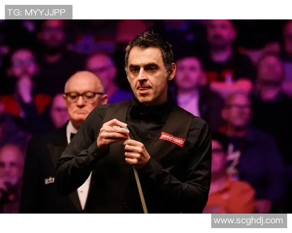 世马克杯足球明星闪耀赛场荣耀传奇 展现不凡技艺与激情挑战 世马克杯足球明星闪耀赛场荣耀传奇 展现不凡技艺与激情挑战