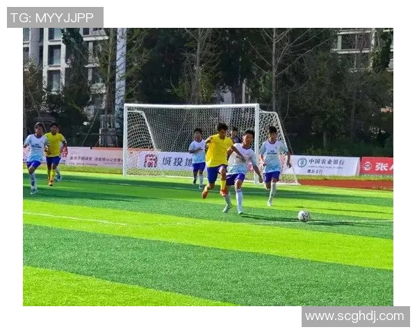 新生代足球球星横空出世引爆绿茵赛场掀起青春风暴