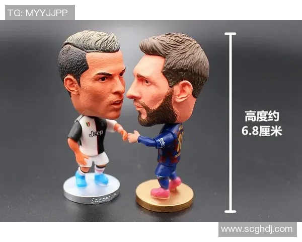 精美球星摆件足球收藏品展现运动激情与艺术魅力完美结合